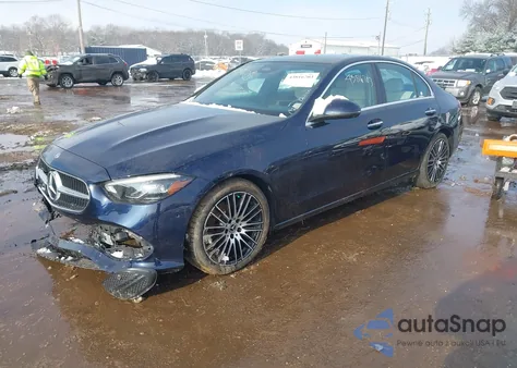 2022 Mercedes-Benz C 300 4Matic z USA, uszkodzony, nr VIN W1KAF4HB2NR054375